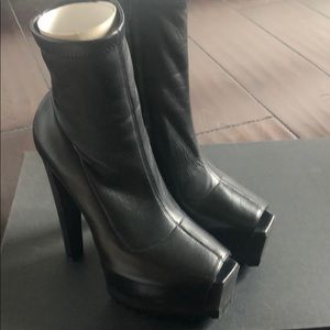 Vera Wang Platform Bootie